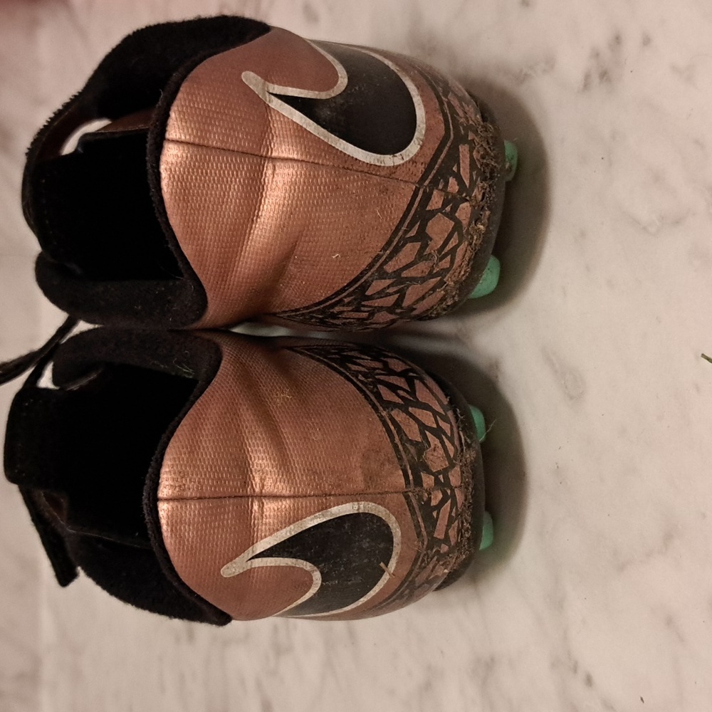 Cleats - Picture 3 of 5